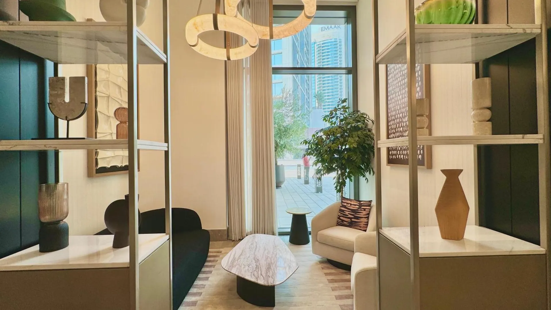 Modern 2Br Near Dubai Mall & Burj Khalif